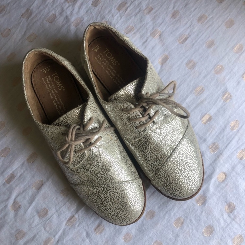 TOMS Silver Crackle Leather Brogue Oxford